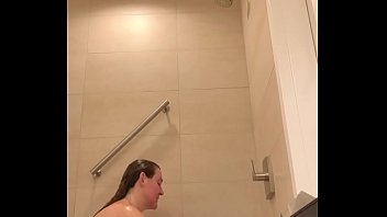 nude in hotel Dividindo a coroa gorda