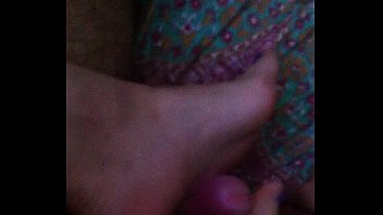 woman kiss feet footjob Madres hijas desnudas