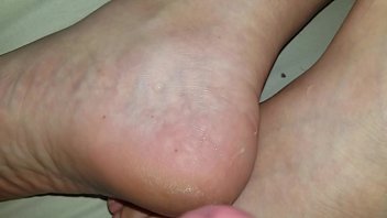 feet porn jasmin byrne Guy cums fast from prostitute blowjob