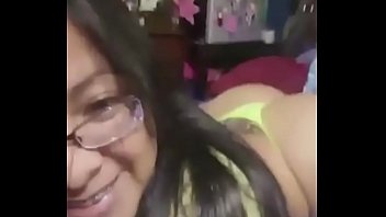 colombiana negro y Sexy asian babe is on the dick making it grow